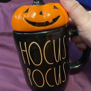 Hocus pocus mug with pumpkin topper